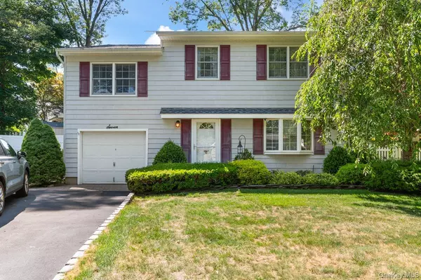 7 Mildred CT, Nesconset, NY 11767