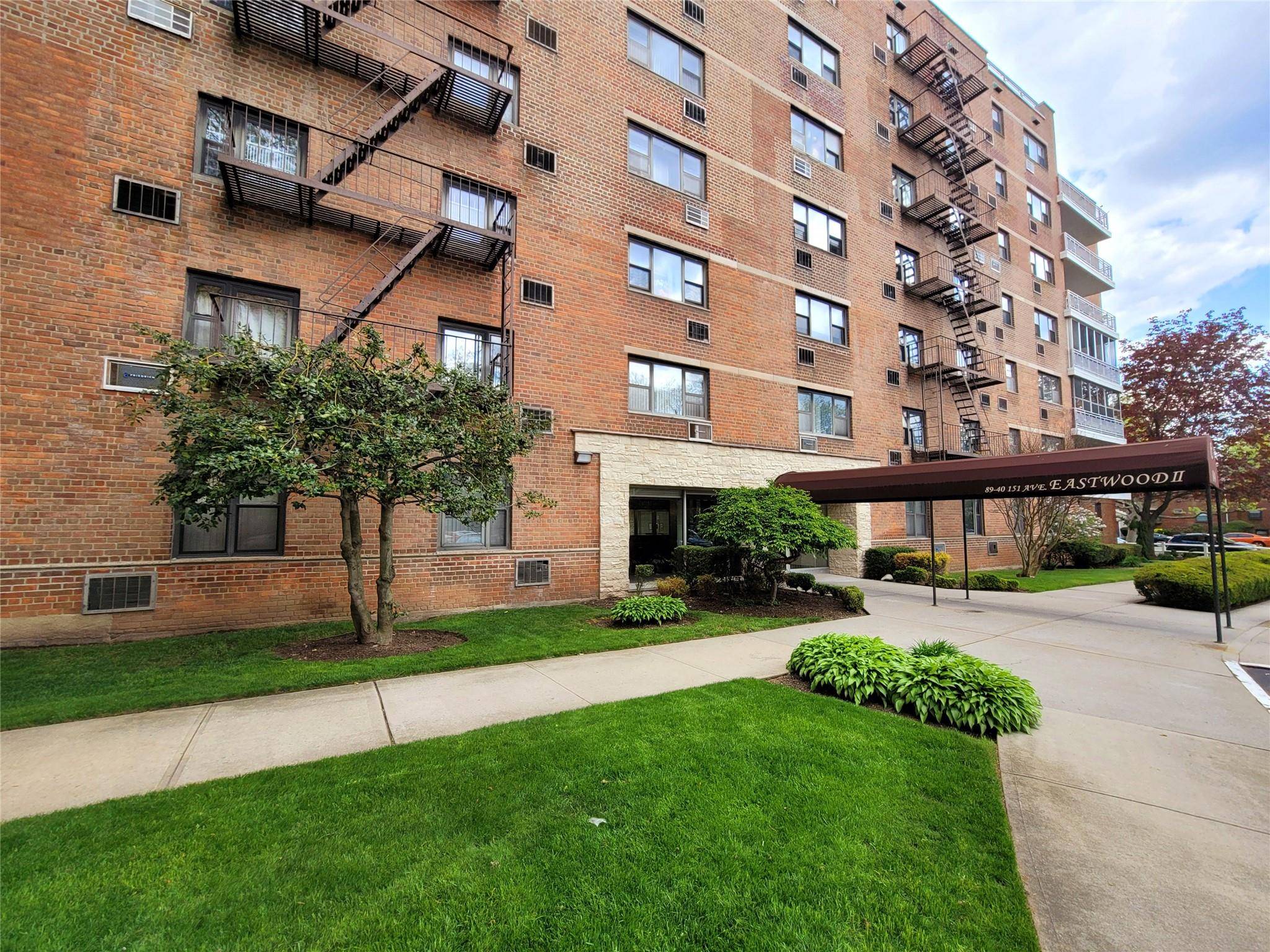 Howard Beach, NY 11414,89-40 151st Ave #5F