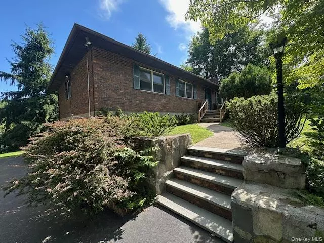 Newburgh, NY 12550,18 Ridgefield LN