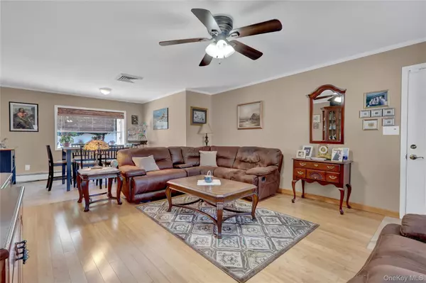 Stony Brook, NY 11790,39 Pembrook DR