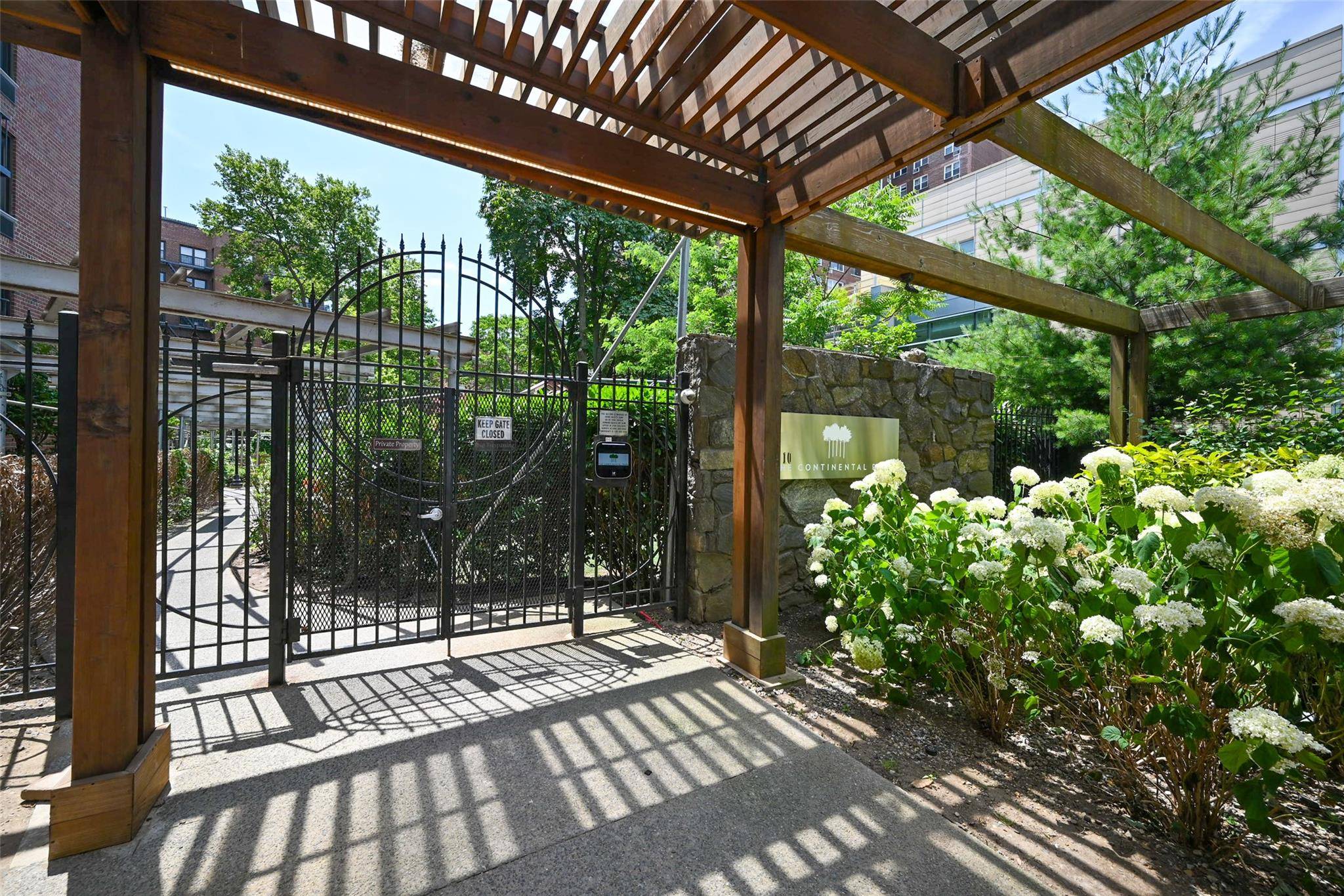 Elmhurst, NY 11373,87-10 51 AVE #6W