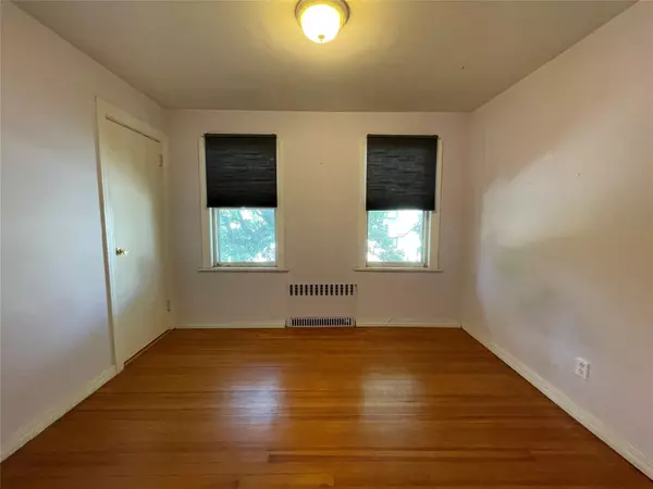 Yonkers, NY 10705,384 Hawthorne AVE