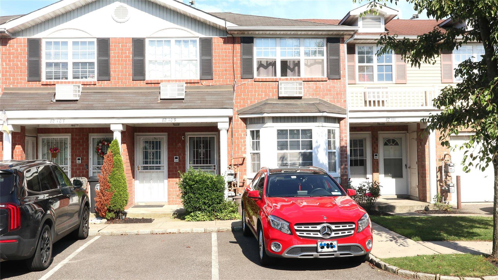 Queens Village, NY 11427,82109 Country Pointe CIR