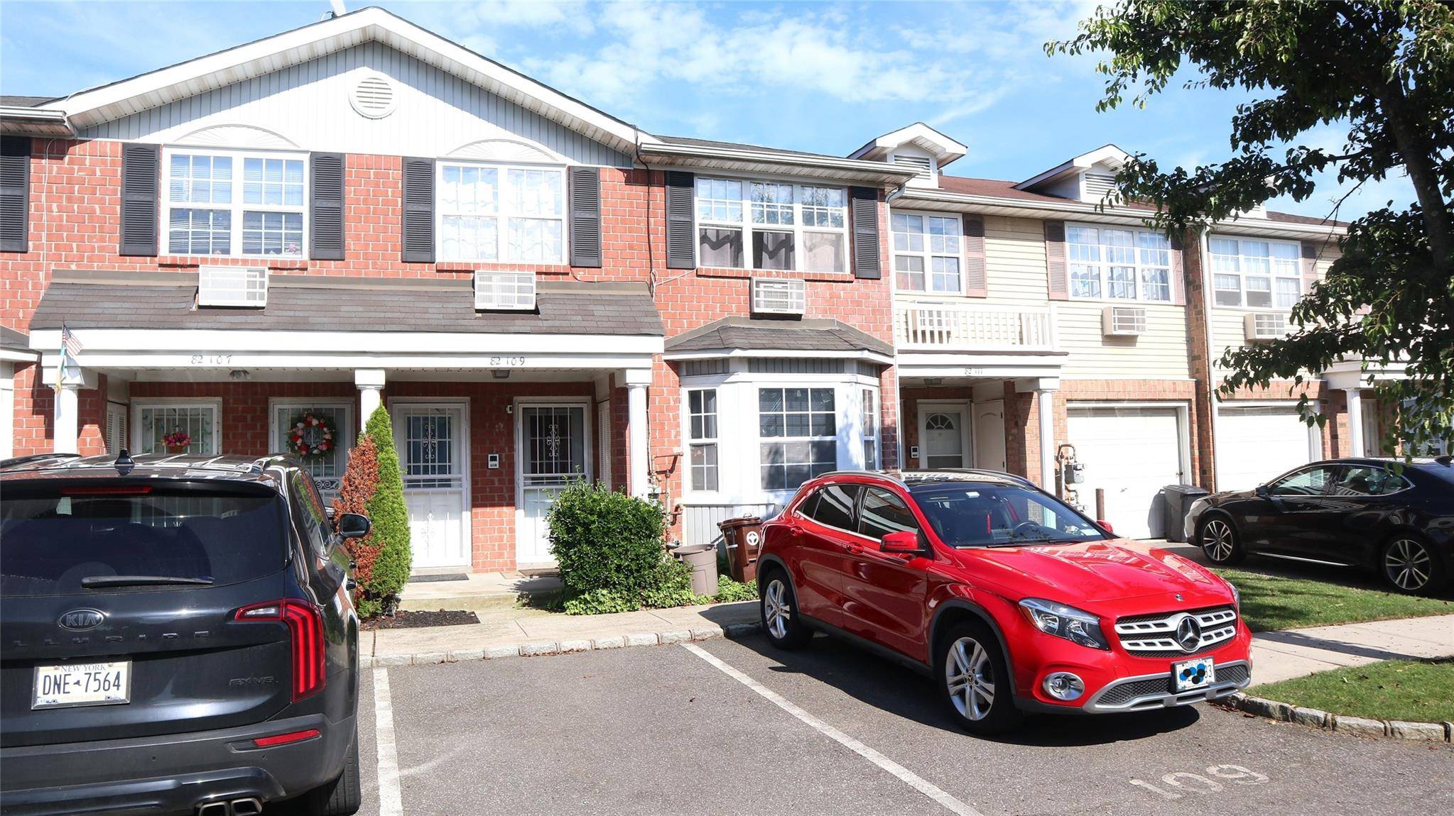 Queens Village, NY 11427,82109 Country Pointe CIR