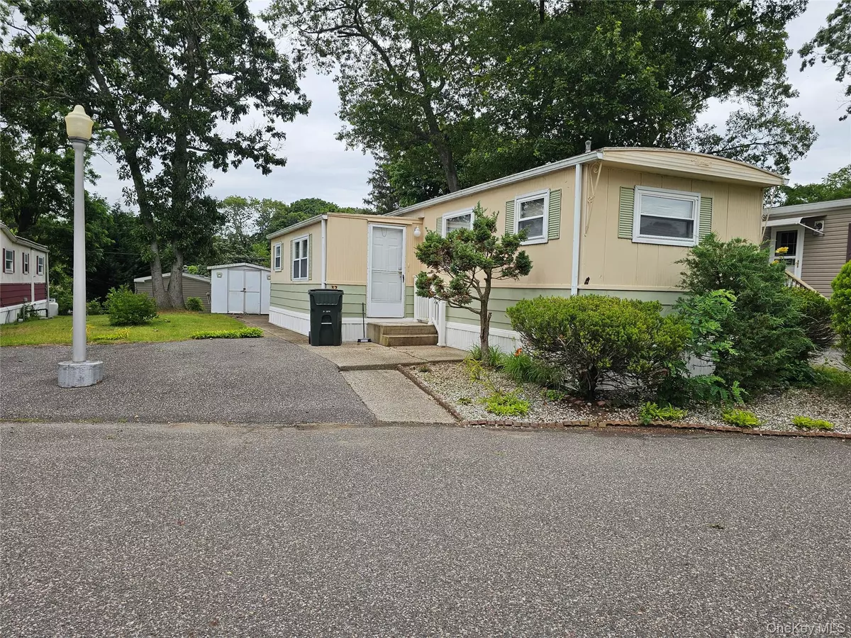 Calverton, NY 11933,1964 River Rd #37