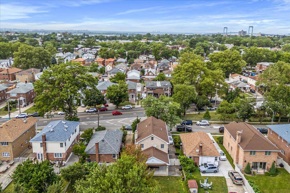 Whitestone, NY 11357,154-46 22nd AVE