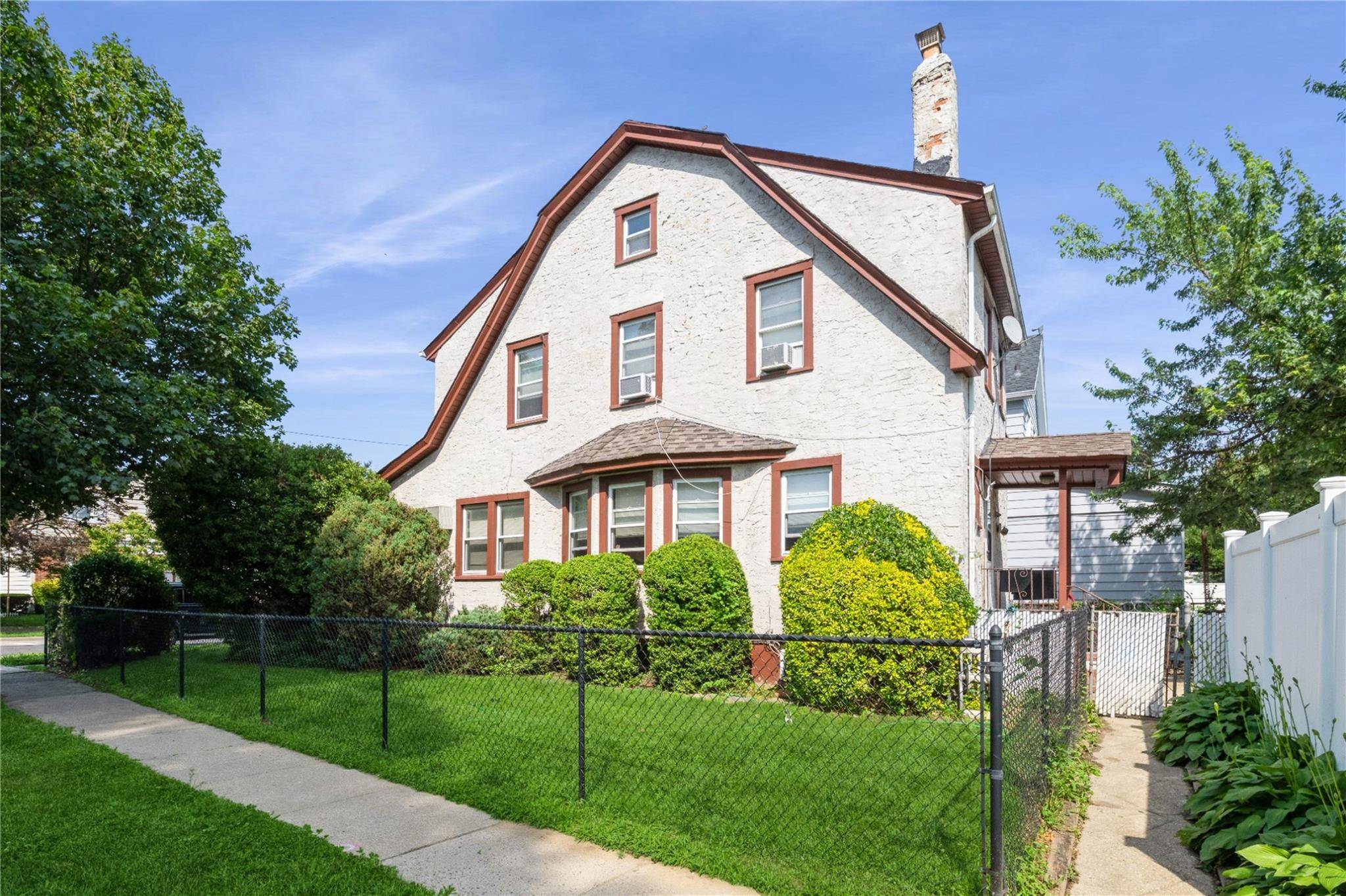 Valley Stream, NY 11580,110 Buscher AVE