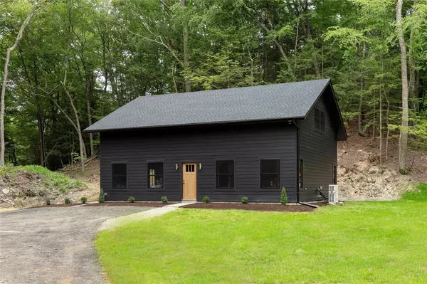 37 Stissing Mountain DR, Pine Plains, NY 12567
