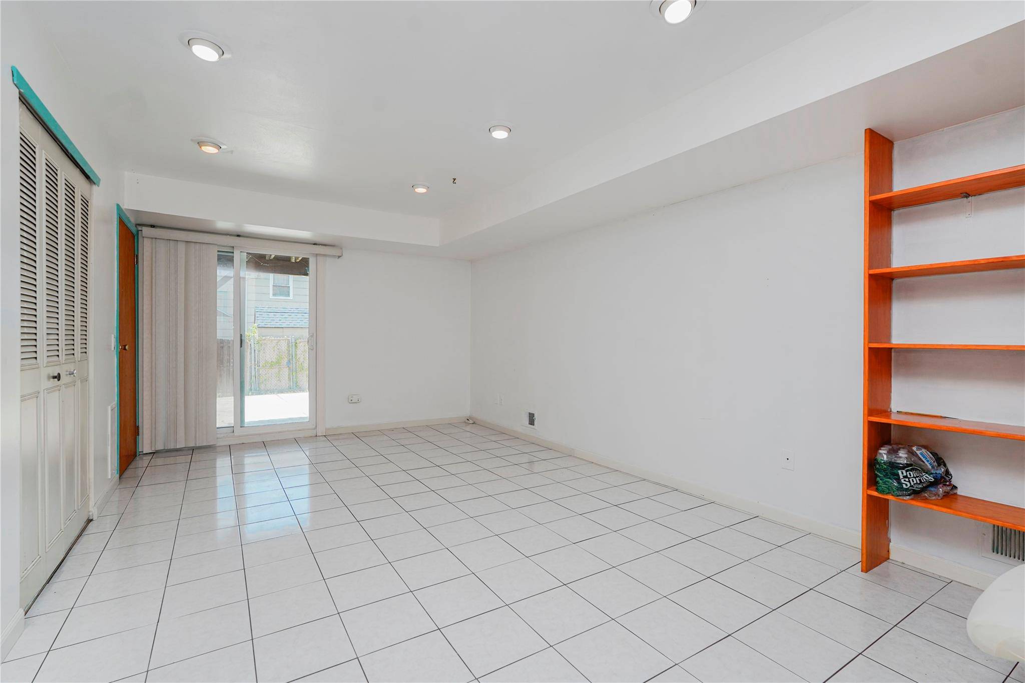 Staten Island, NY 10303,21 CAROL PL