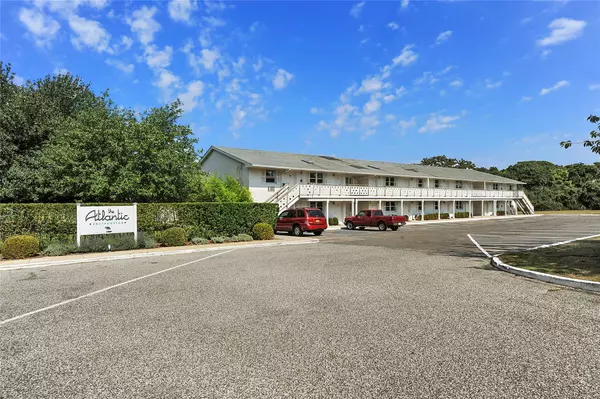 Southampton, NY 11968,1655 County Road 39