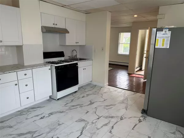 Glen Cove, NY 11542,61 Nassau AVE #1st Fl