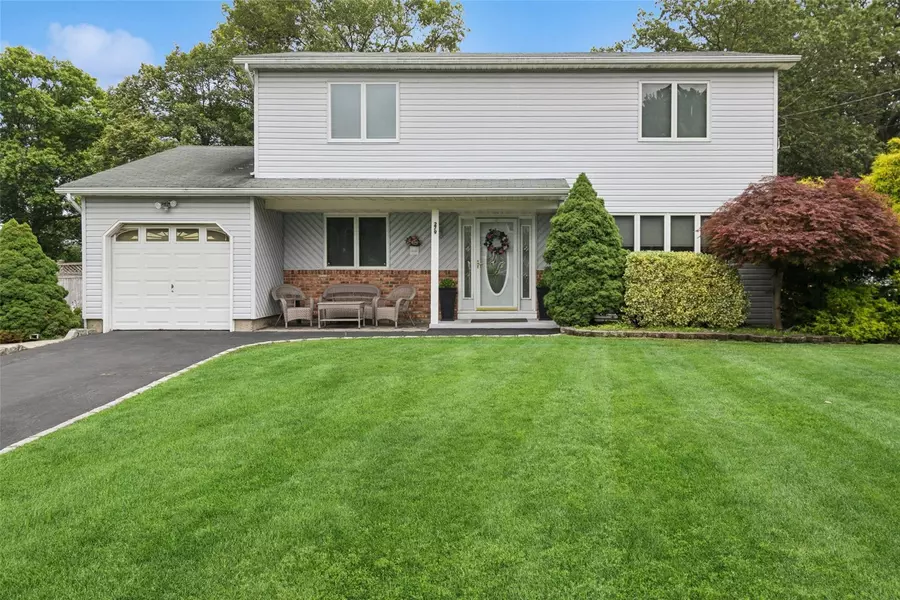 279 Avenue B, Ronkonkoma, NY 11779