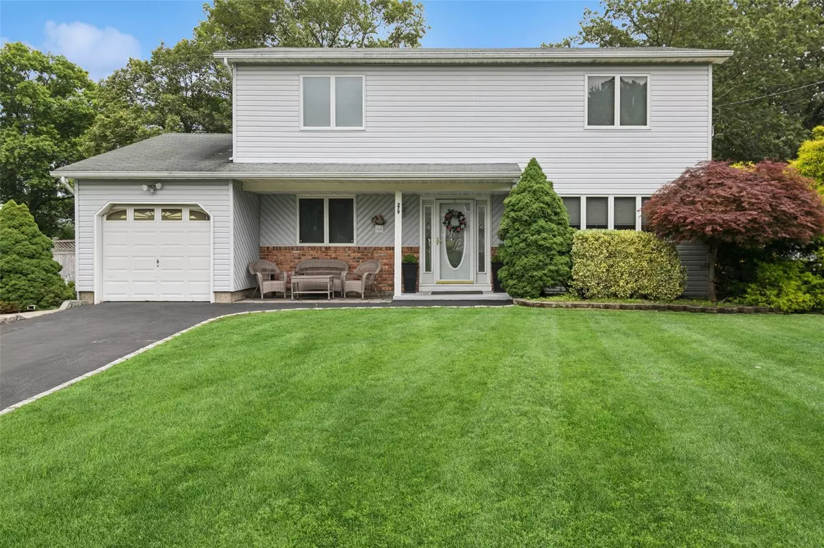 Ronkonkoma, NY 11779,279 Avenue B