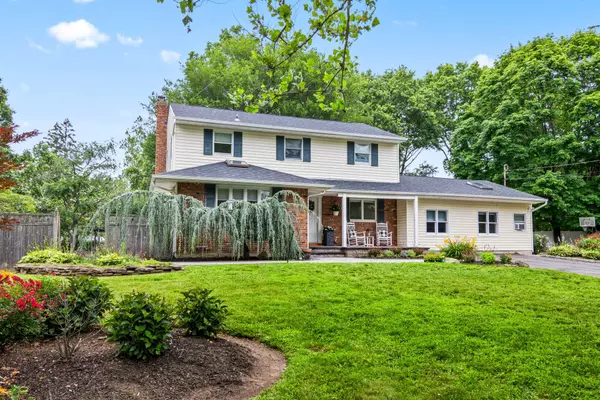 East Northport, NY 11731,6 Greg LN