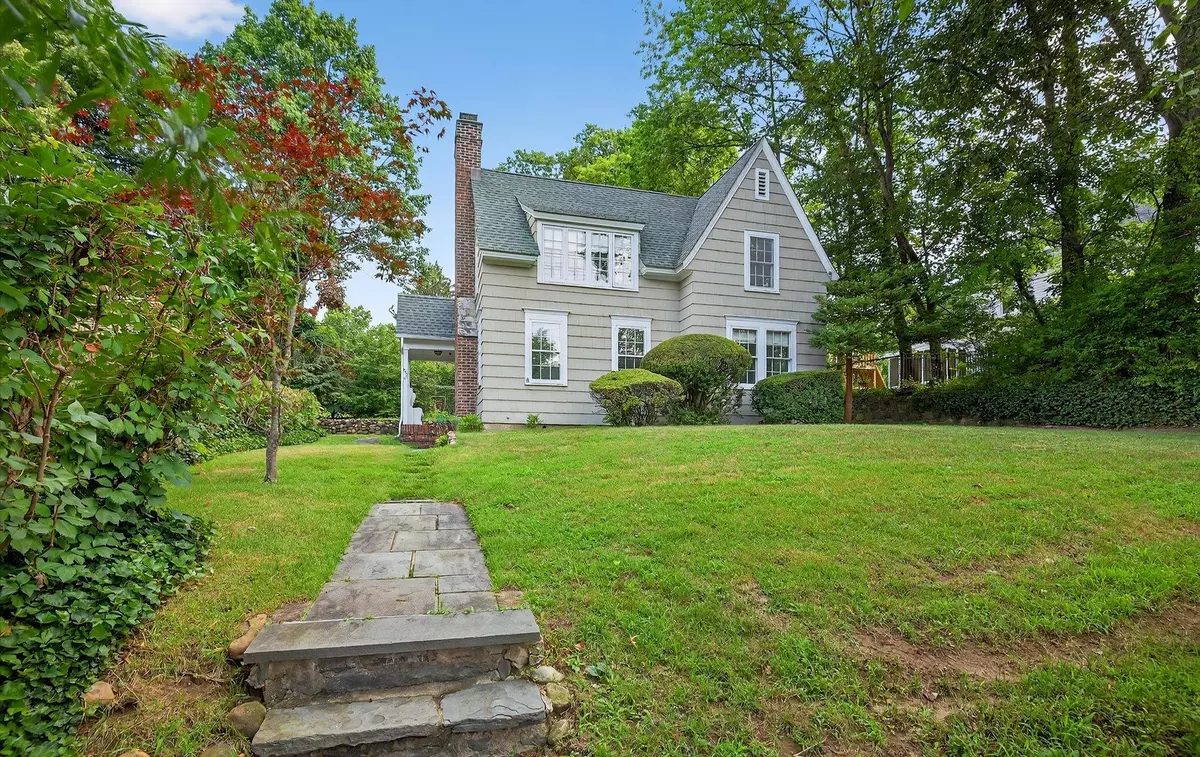 Douglaston, NY 11363,240-17 E Pine ST