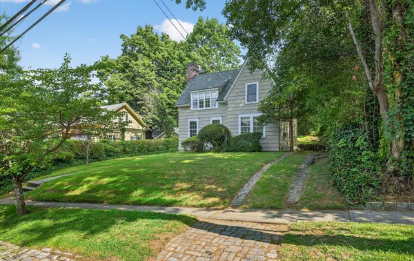 Douglaston, NY 11363,240-17 E Pine ST