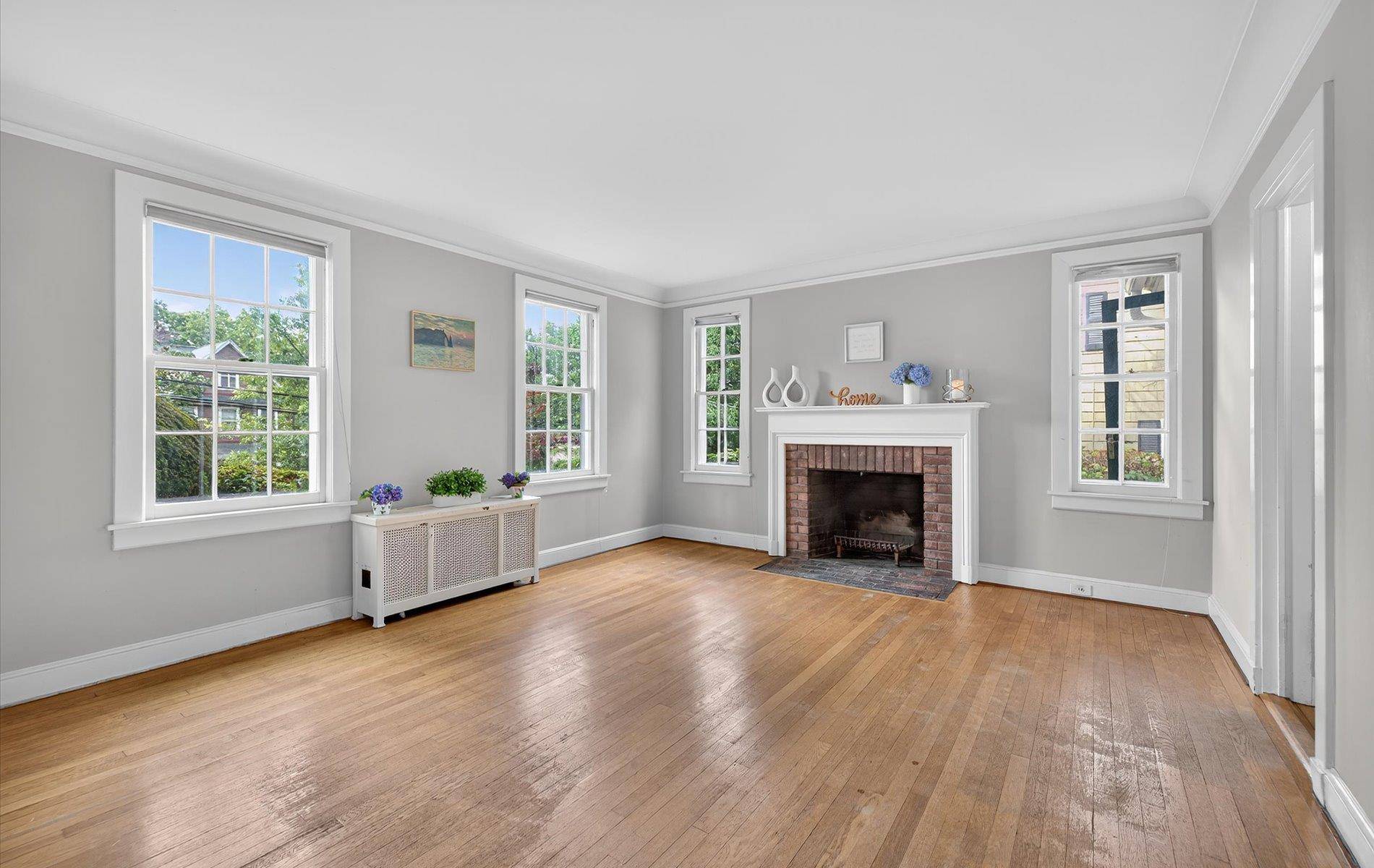 Douglaston, NY 11363,240-17 E Pine ST