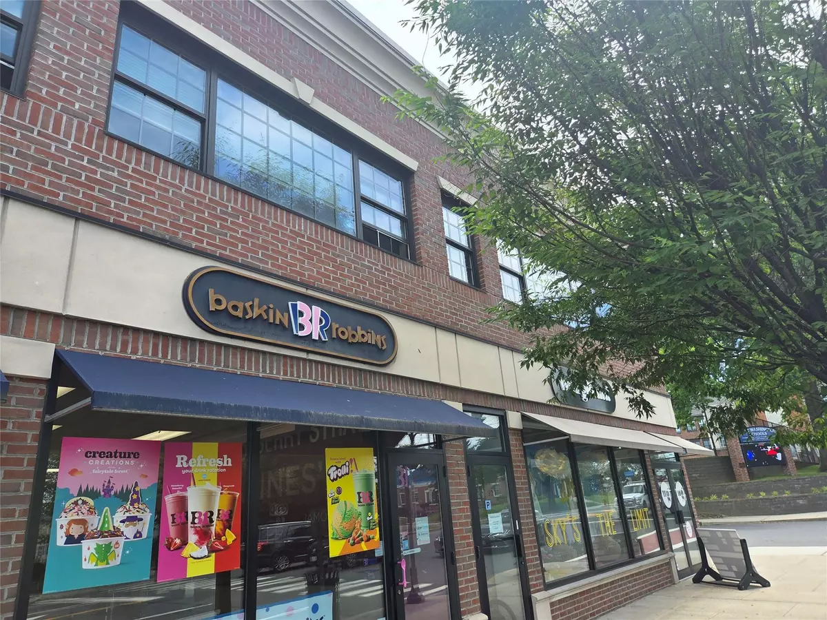 Port Washington, NY 11050,927 Port Washington BLVD #921