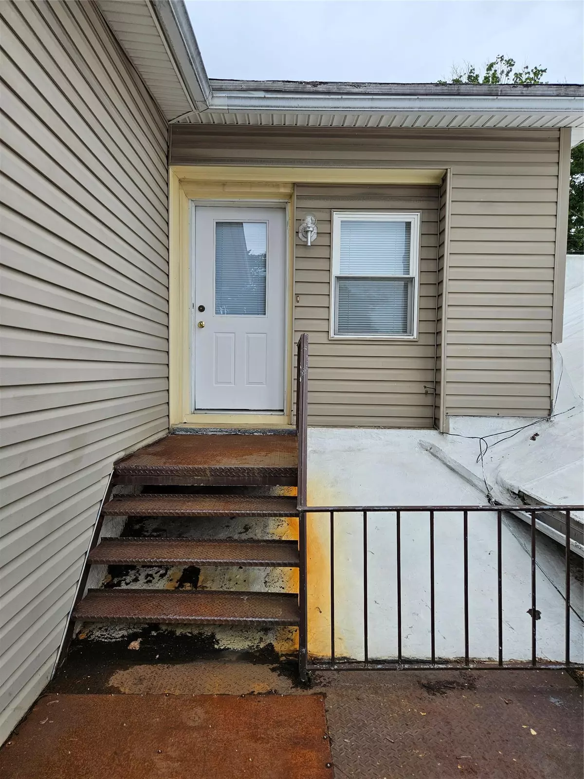 Marlboro, NY 12542,1298-1304 Route 9W