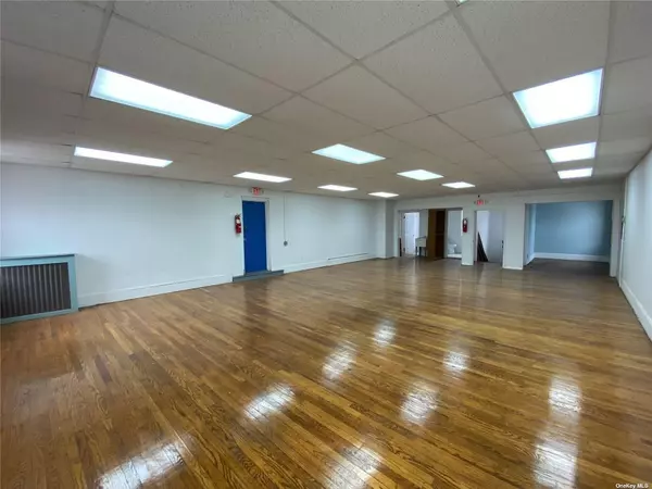 College Point, NY 11356,120-17/19 18th AVE