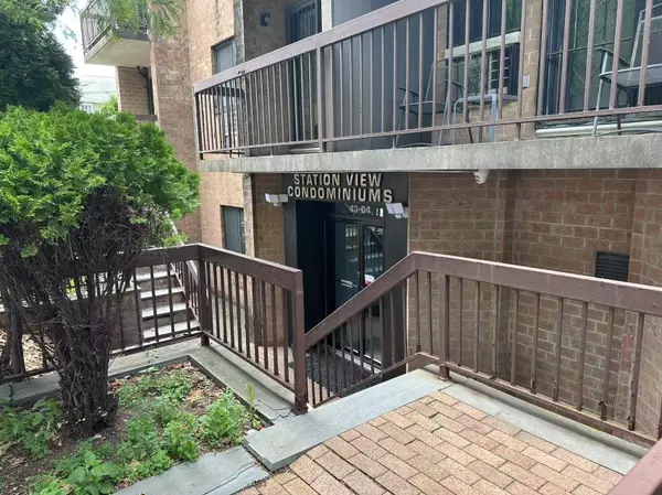 Flushing, NY 11358,4304 158th ST #L4