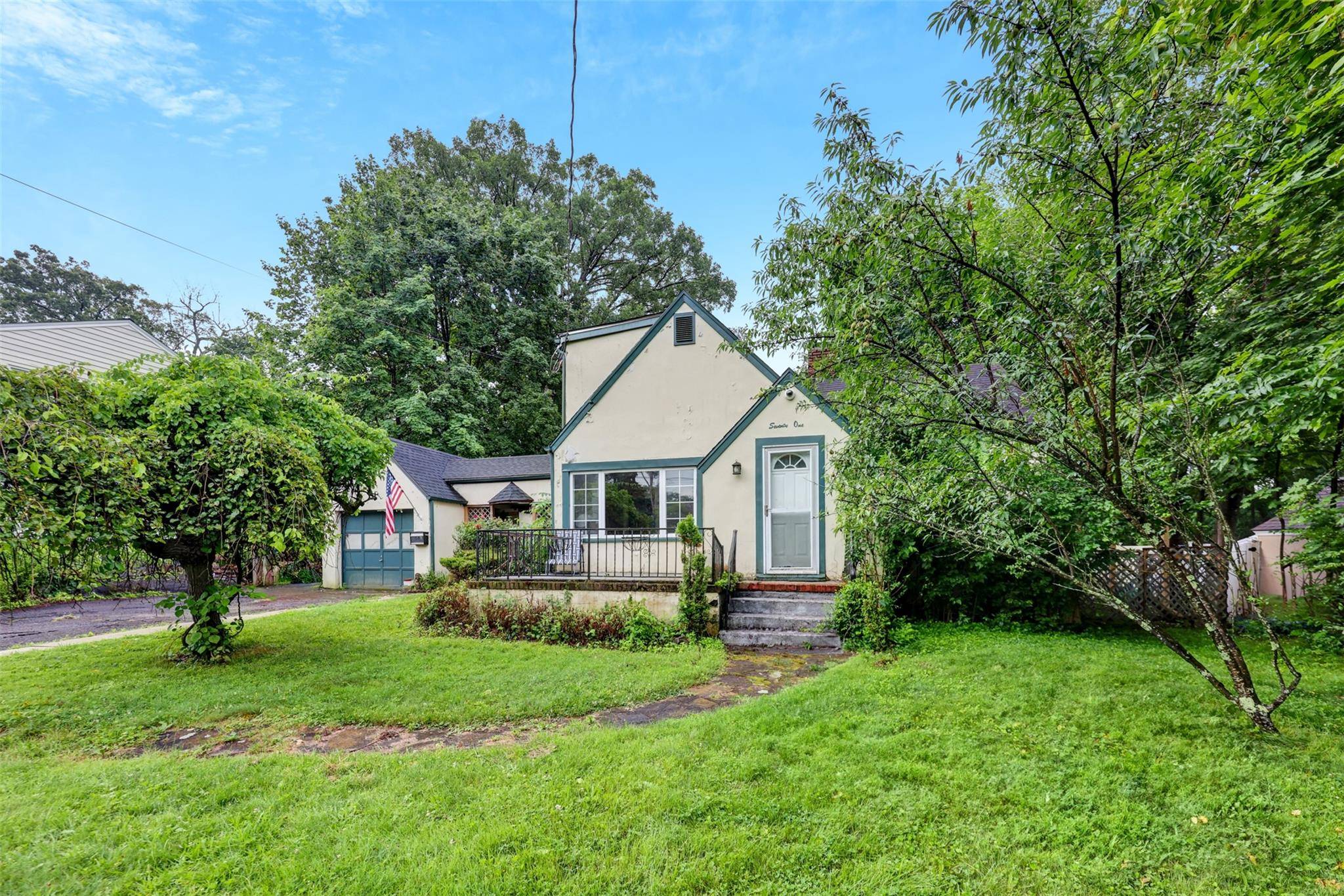 71 Hillside AVE, Suffern, NY 10901