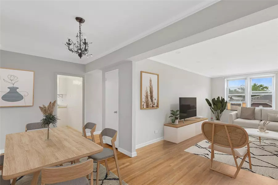 33-25 90 ST #3A, Jackson Heights, NY 11372