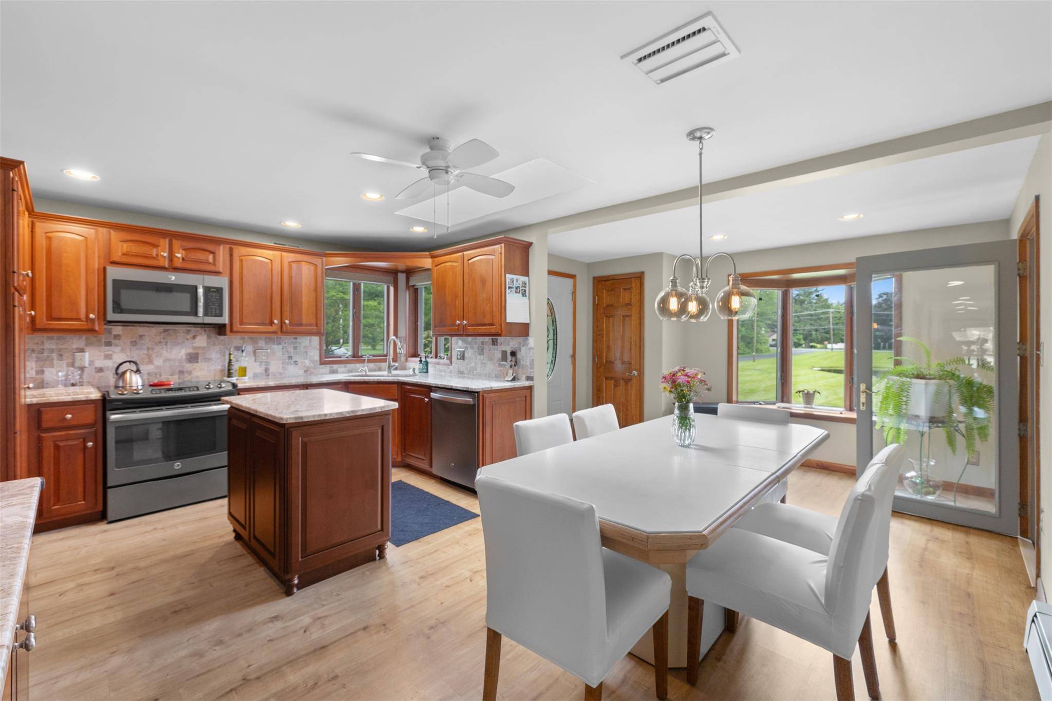 New Paltz, NY 12561,11 Brouck Ferris BLVD