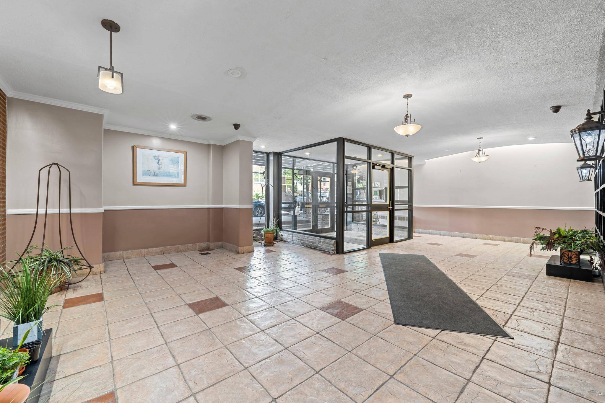 Forest Hills, NY 11375,68-20 Selfridge ST #6H