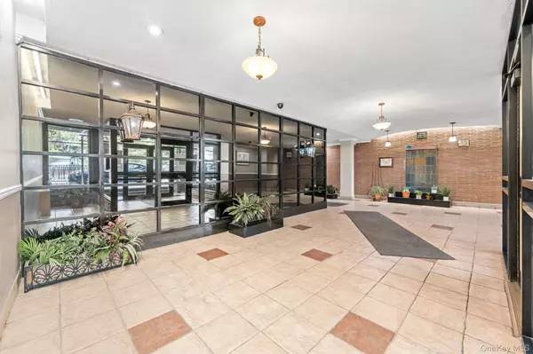 Forest Hills, NY 11375,68-20 Selfridge ST #6H