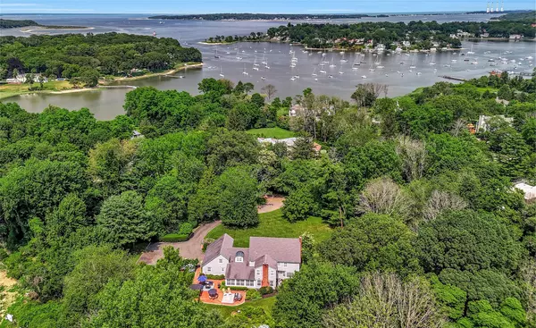 27 Van Wyck LN, Lloyd Harbor, NY 11743