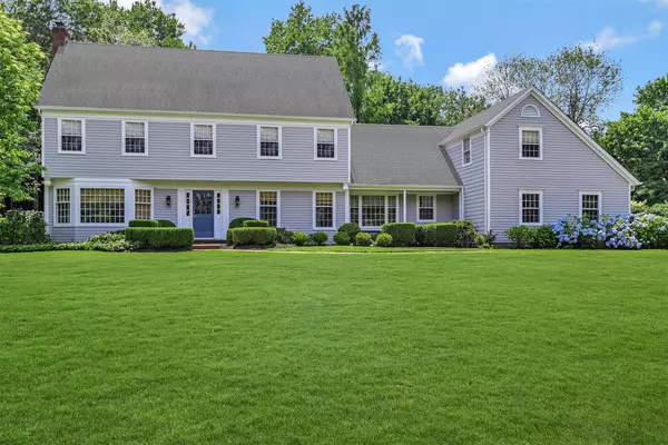 Lloyd Harbor, NY 11743,27 Van Wyck LN