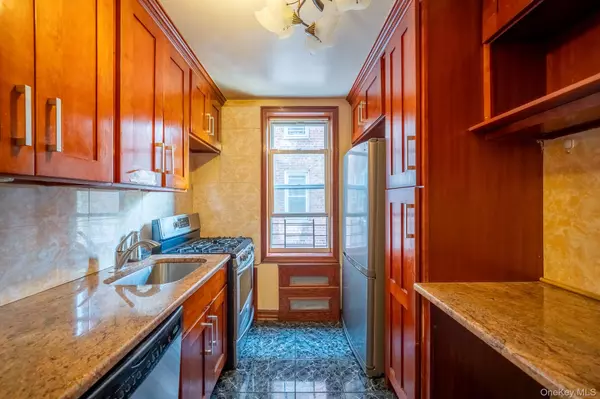 Forest Hills, NY 11375,62-59 108th ST #4N