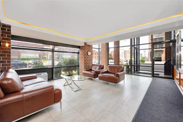 Long Beach, NY 11561,750 Broadway #3M