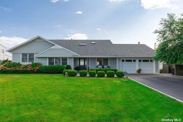 Babylon, NY 11702,112 Lucinda DR