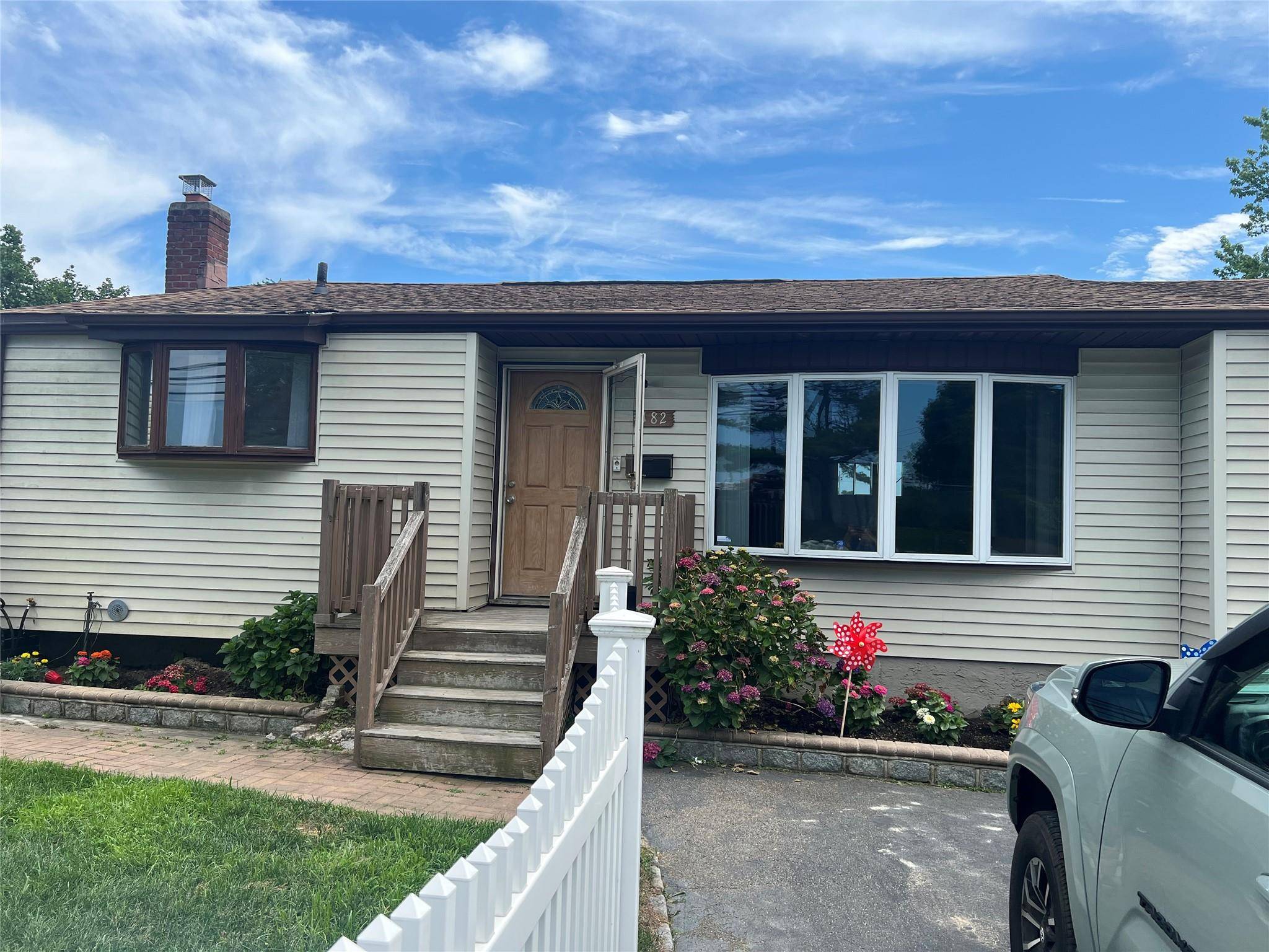 182 Alkier ST, Brentwood, NY 11717