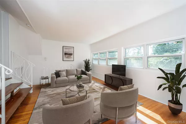 Bronxville, NY 10708,91 Parkway RD #3