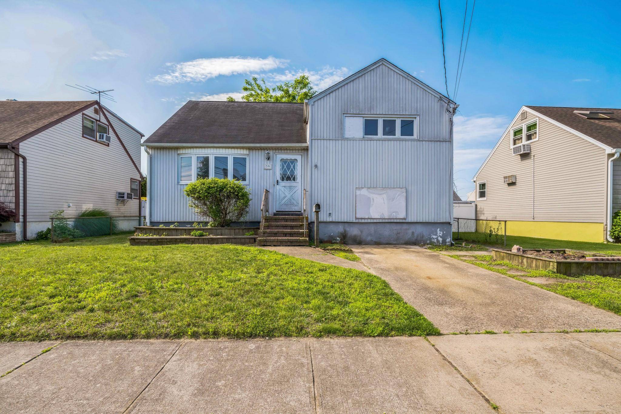 Freeport, NY 11520,39 Layton ST