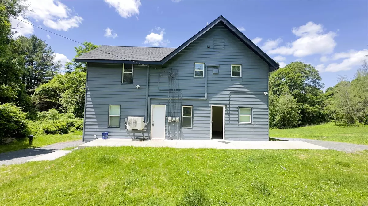 Highland, NY 12528,8 Marie RD #2