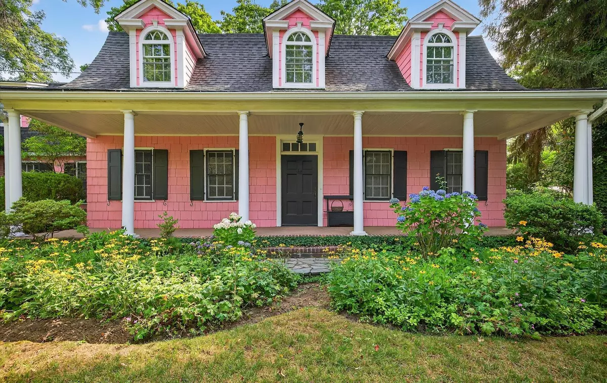 Douglaston, NY 11363,101 Forest RD