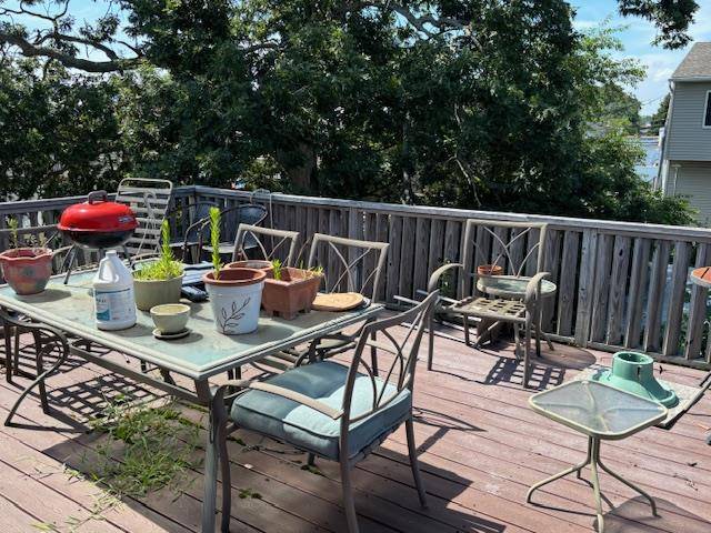 Lindenhurst, NY 11757,68 Knoll ST