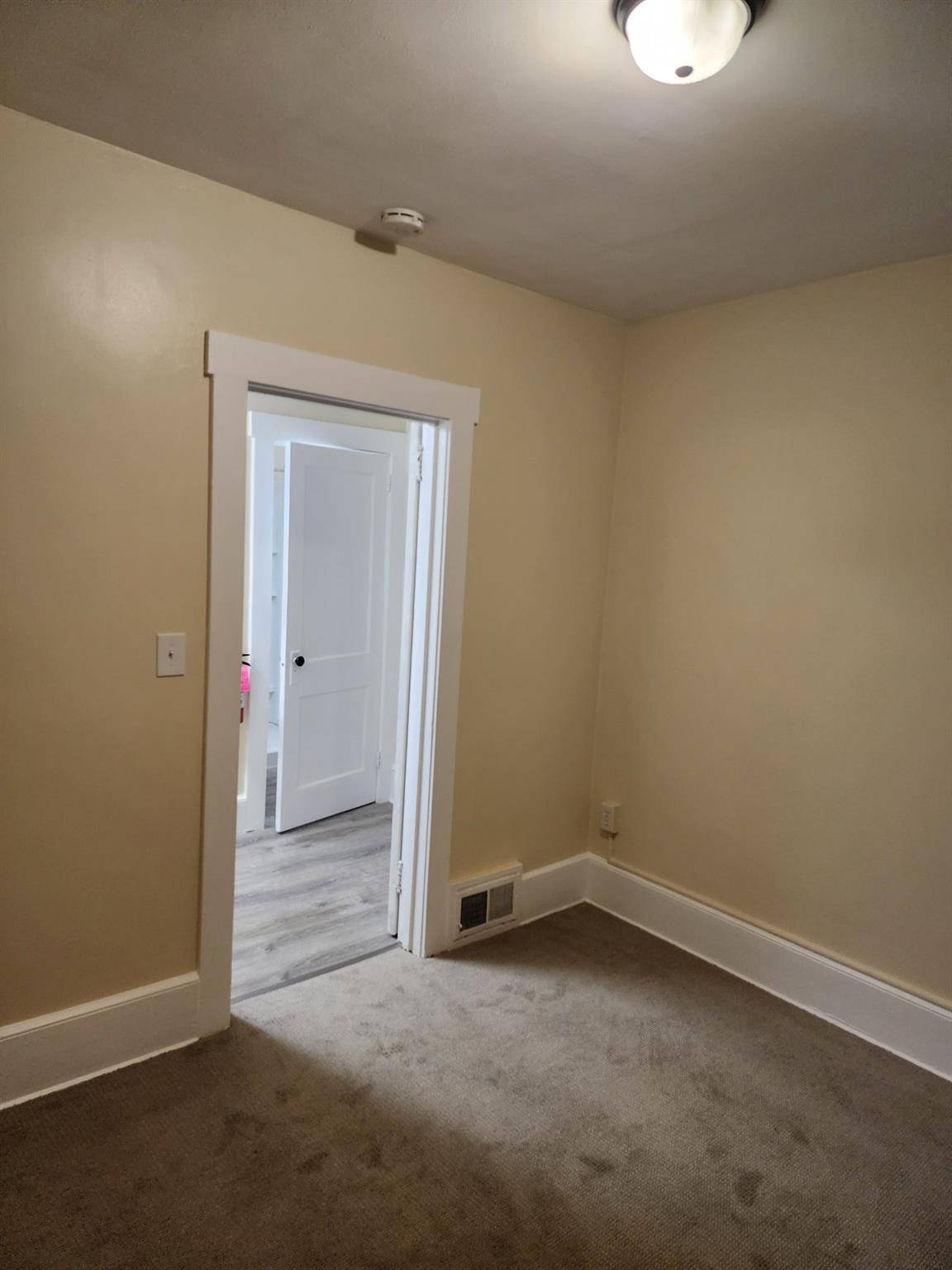Middletown, NY 10940,114 E Main ST #3