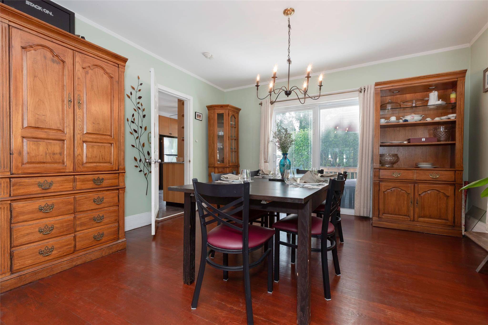 White Plains, NY 10605,77 SMITH