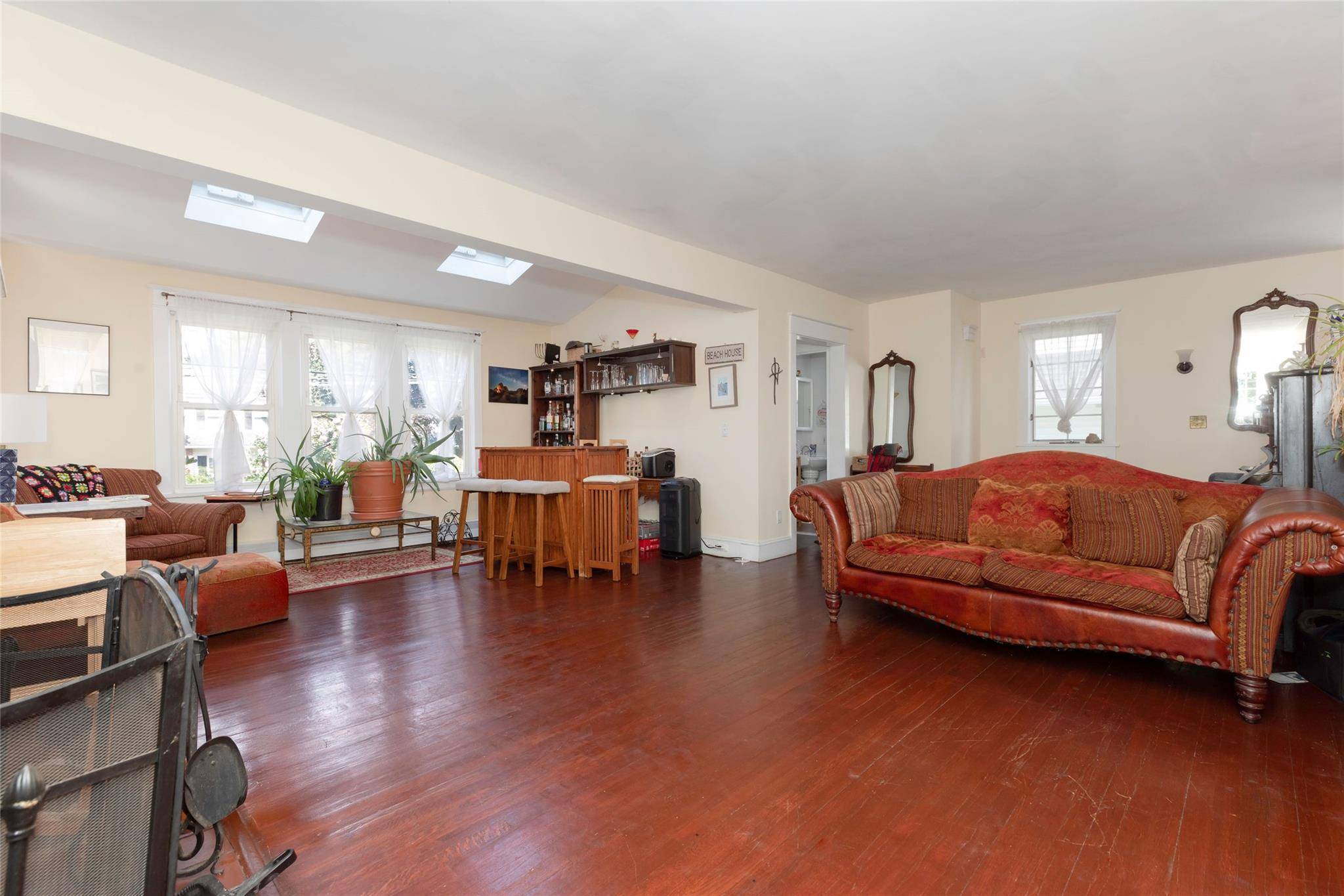 White Plains, NY 10605,77 SMITH