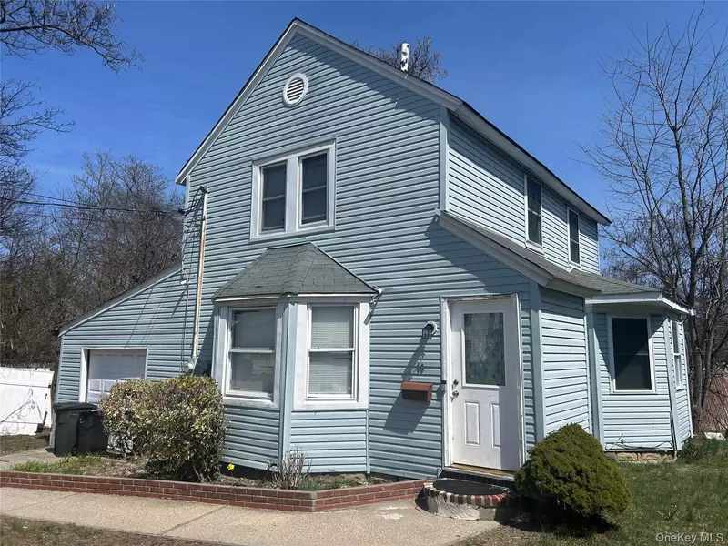 19 westside AVE, Bay Shore, NY 11706