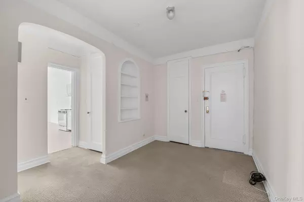 Forest Hills, NY 11375,111-15 75th AVE #4K