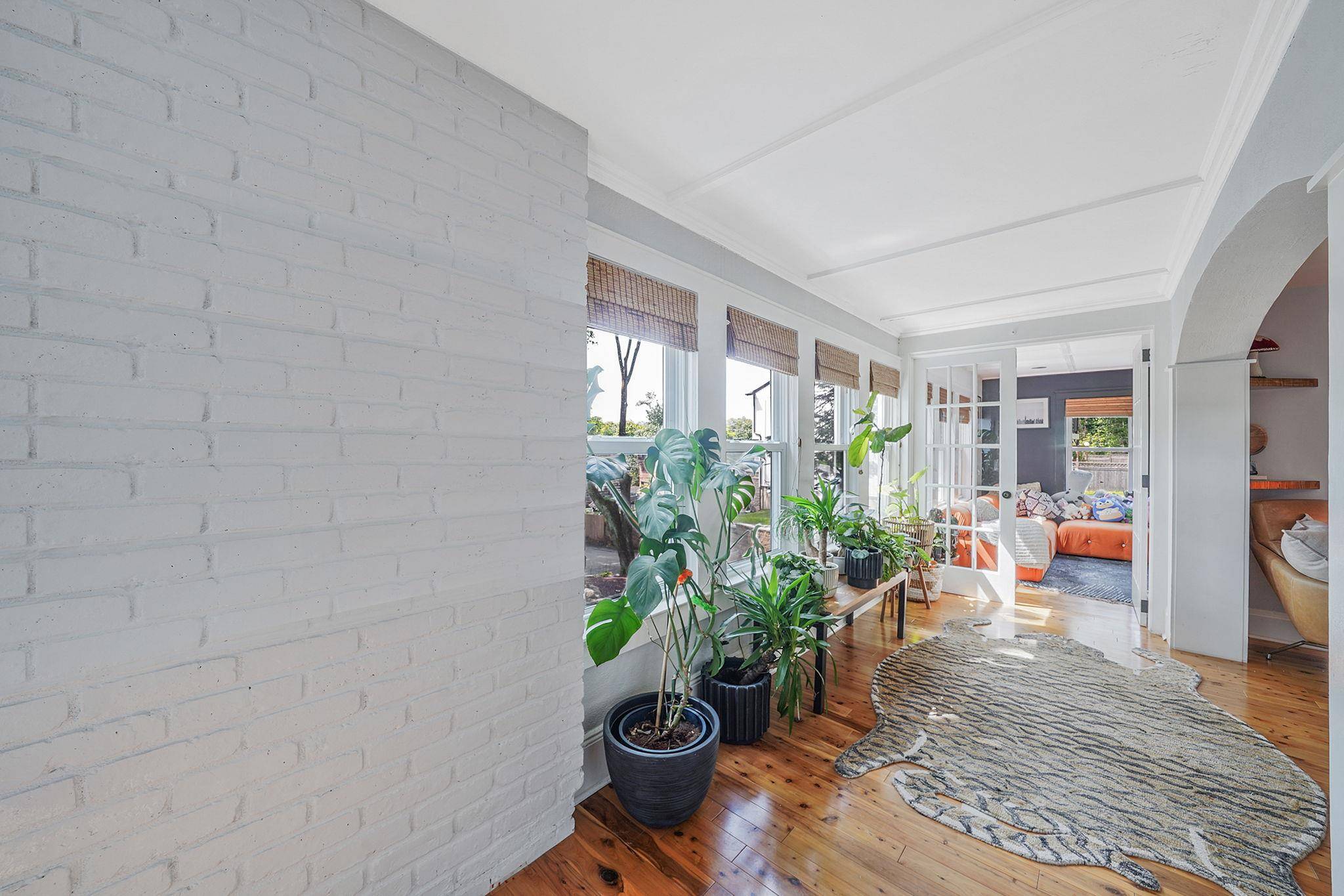 Woodbury, NY 11797,235 Woodbury RD