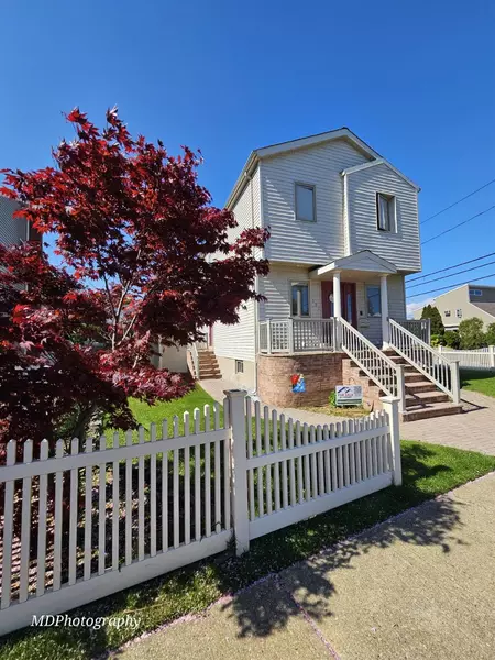 385 Oceanside Pkwy, Oceanside, NY 11572