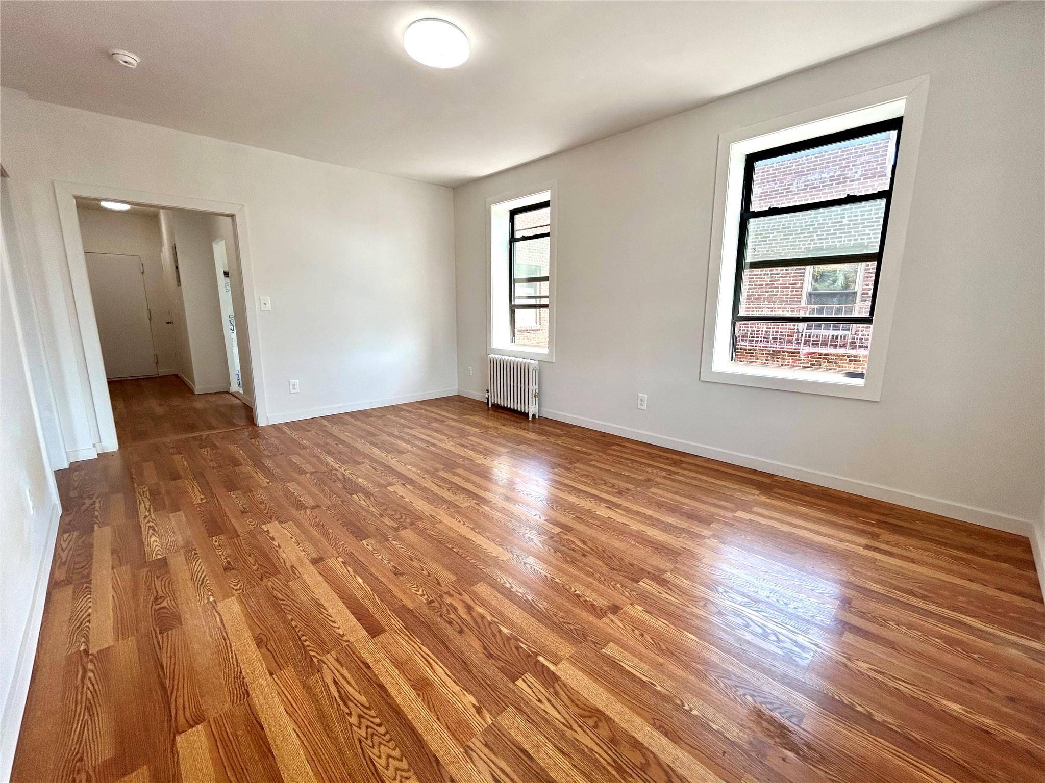 Rego Park, NY 11374,6264 Saunders ST #4K