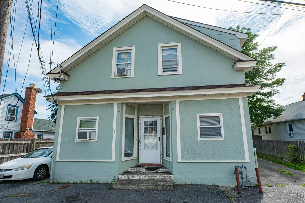 Bay Shore, NY 11706,284 4th AVE